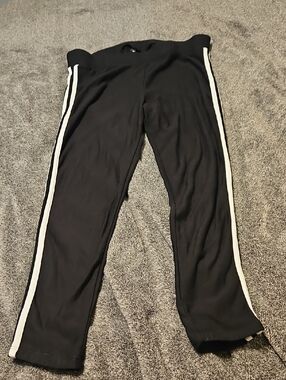 Torrid Leggenings Black With White Stripe